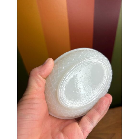 Milkglass glass hen on a nest HON collectable catch all trinket dish Hazel Atlas - Picture 3 of 9